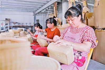 编织竹制品助增收——竹制品加工的机遇与实践